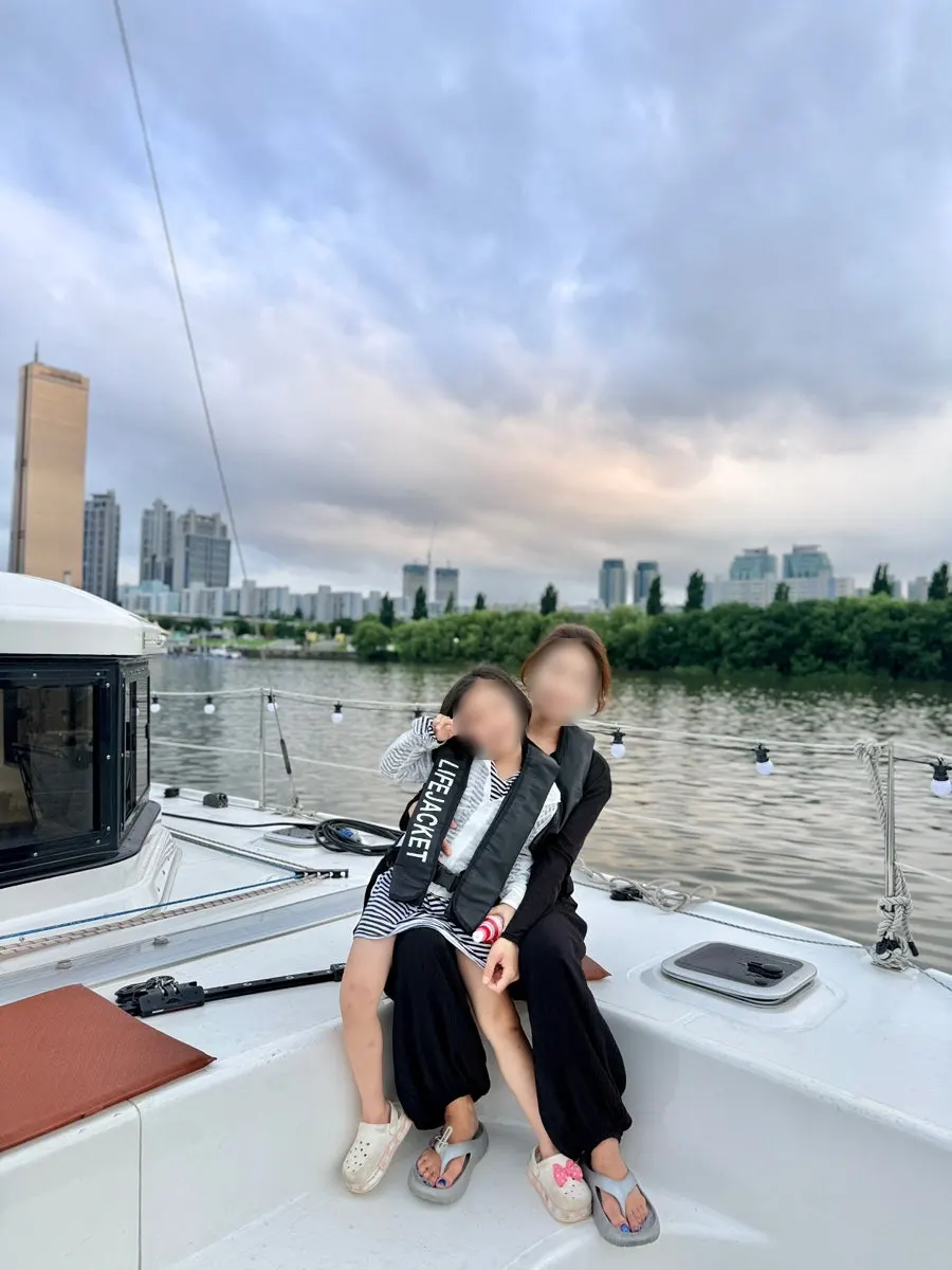Family boarding with Sailing Paradise