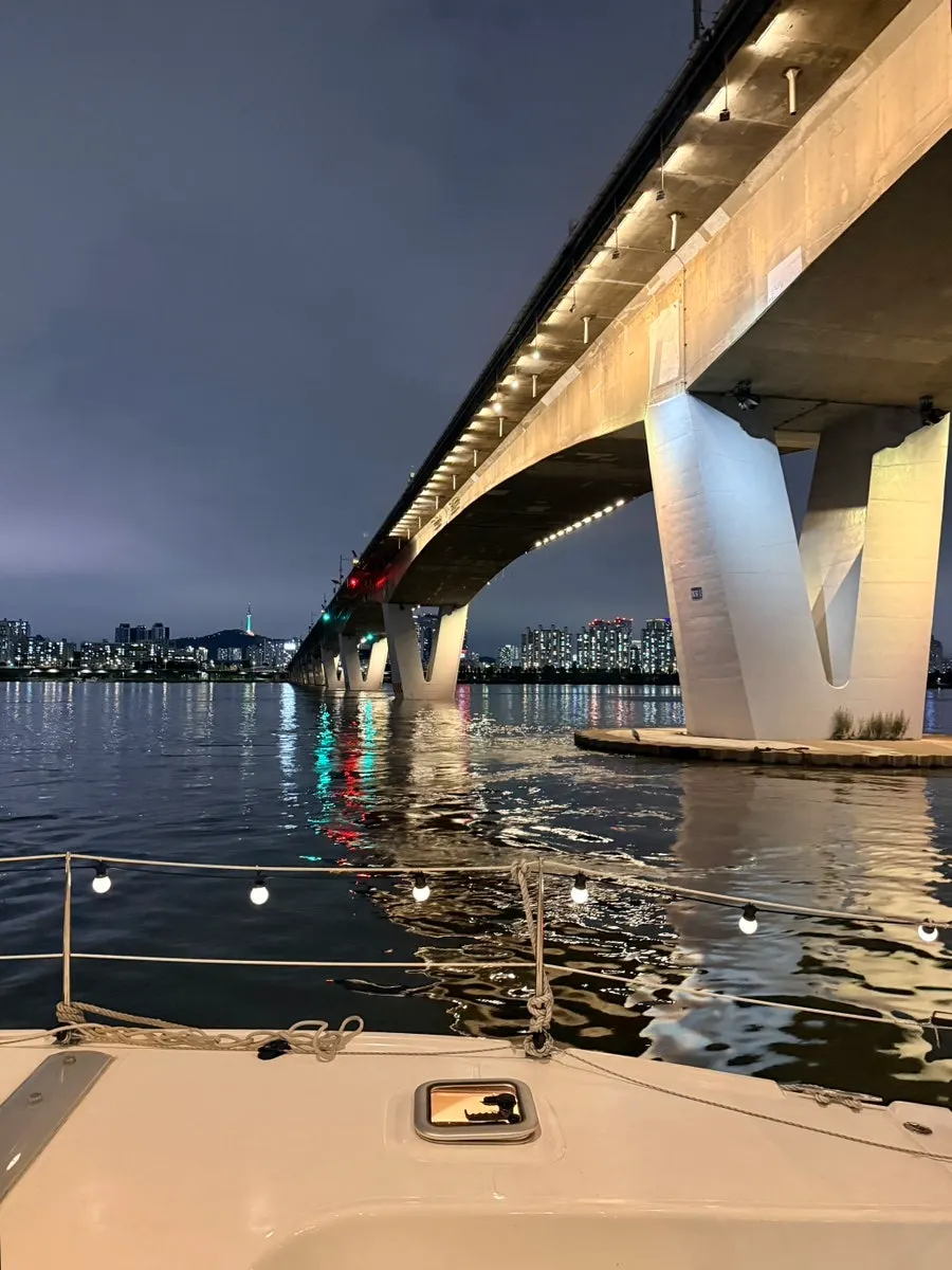 Seoul night-view Han River yacht tour