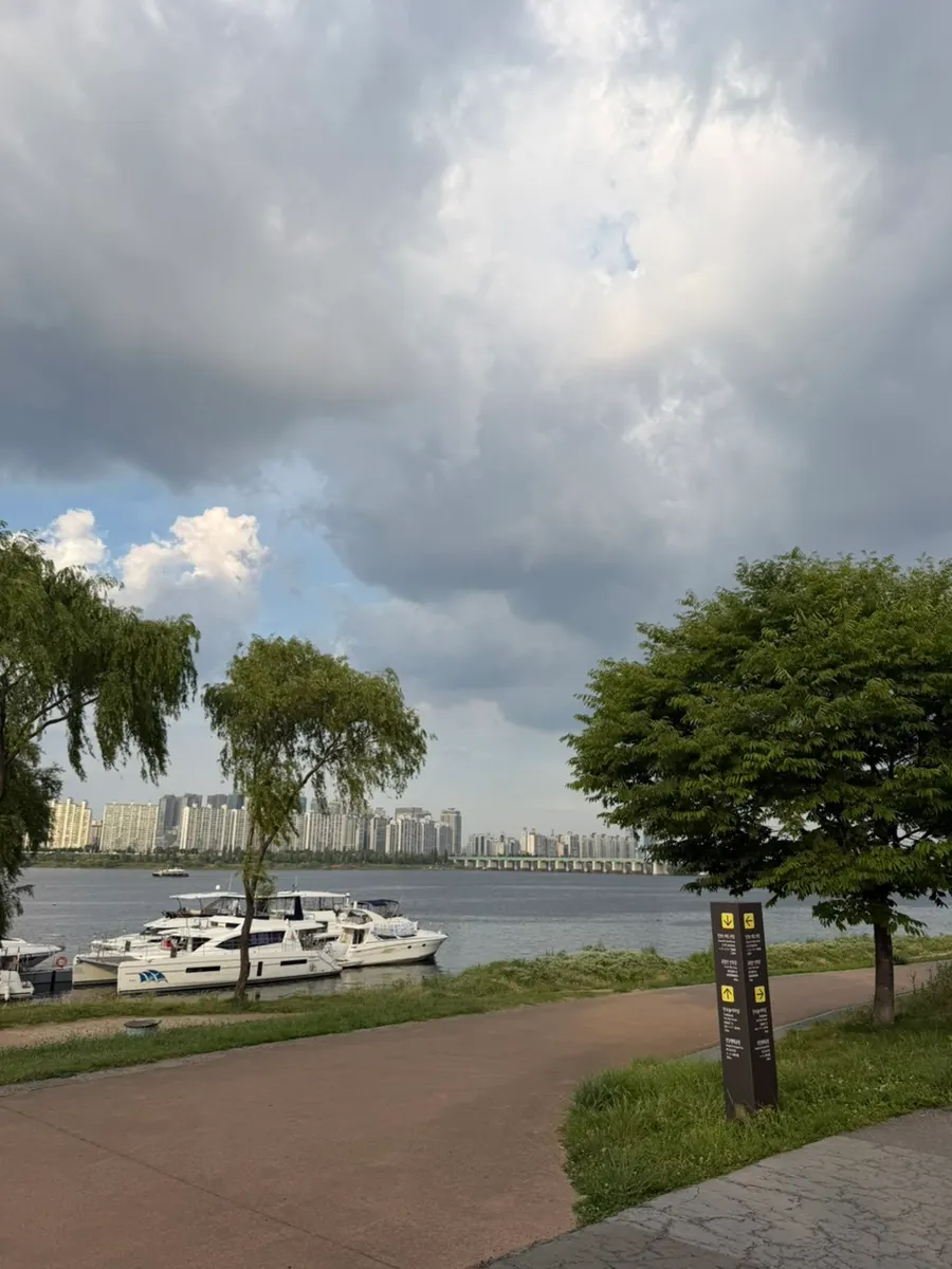 The end of a Han River yacht tour