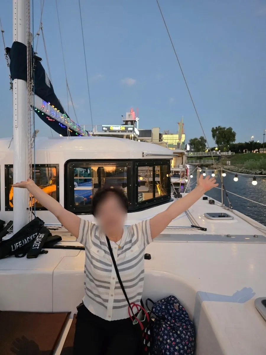 Yacht interior with a view of the Han River
