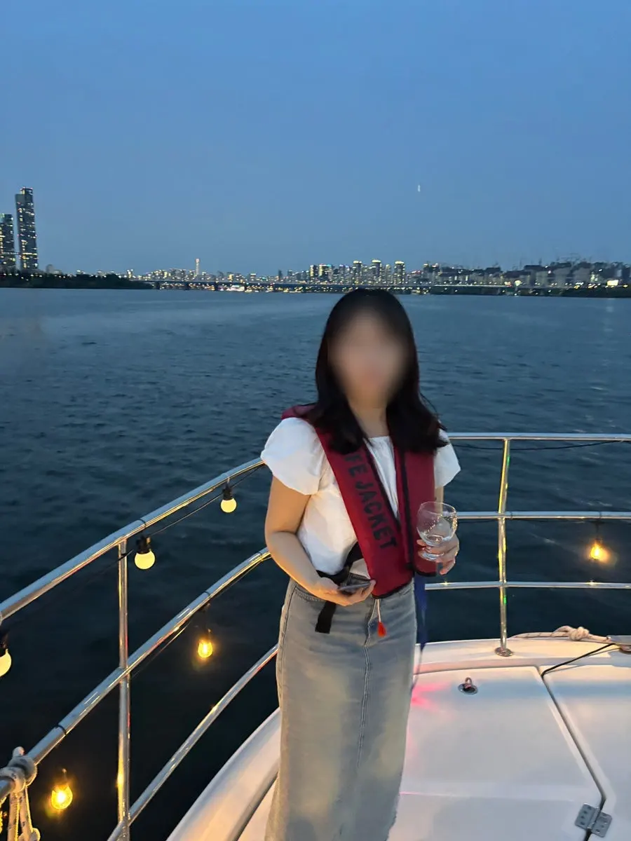 Front of the yacht, a great spot for couple photos