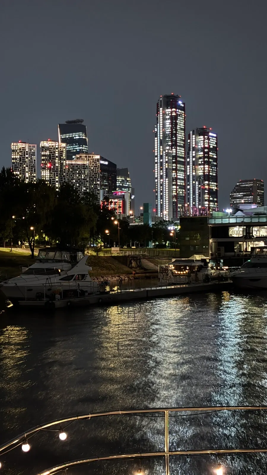 Yeouido Han River after returning from the yacht tour