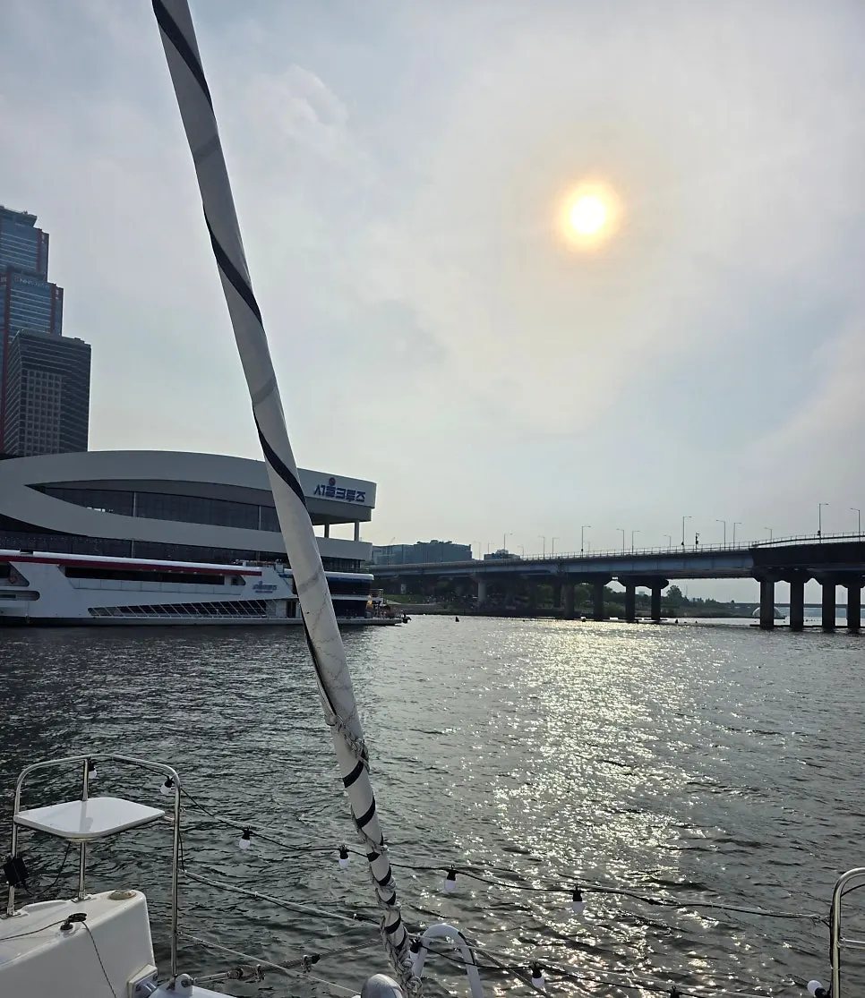 Han River sky view before rain