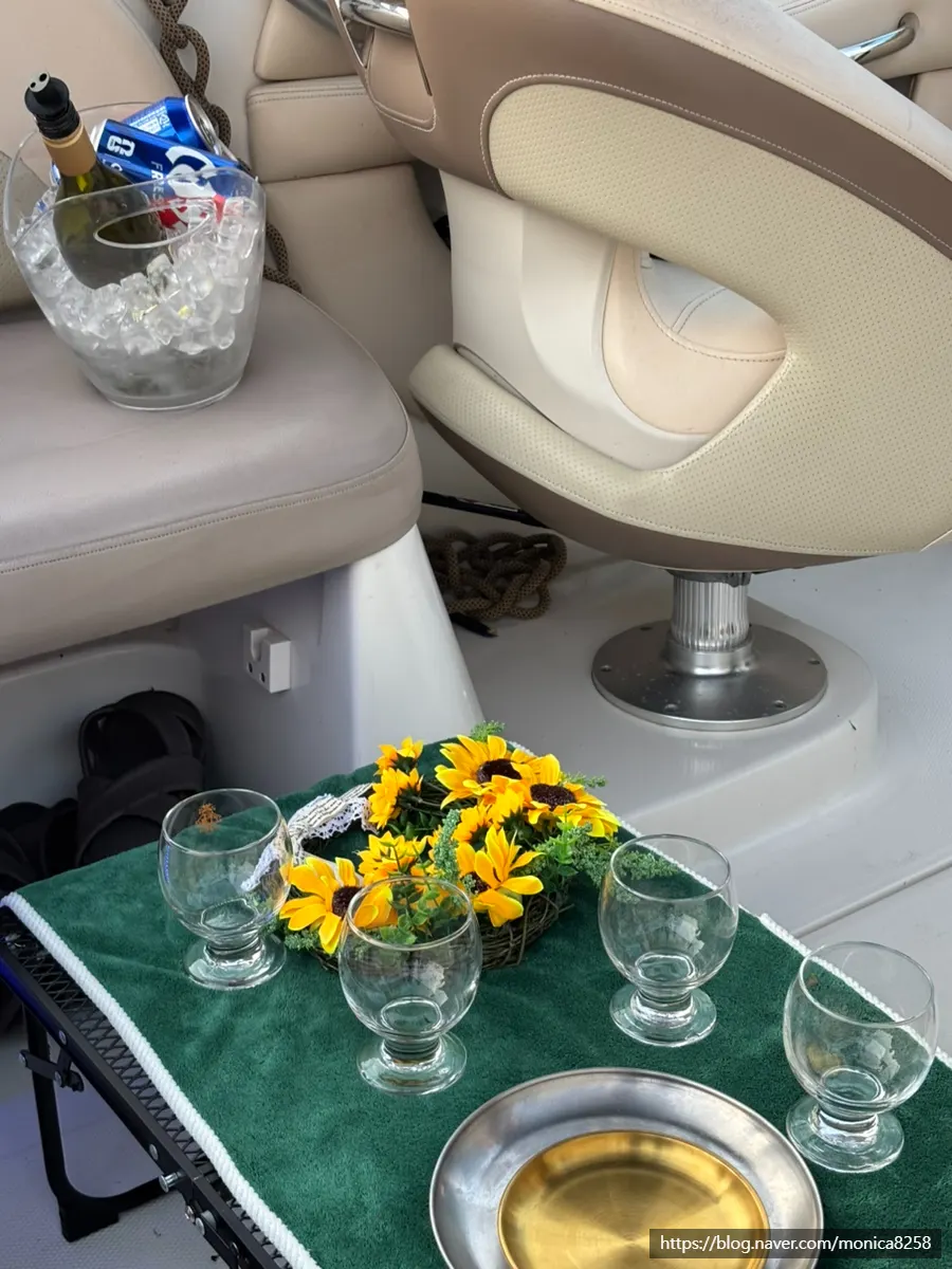 Yacht side table and photo props
