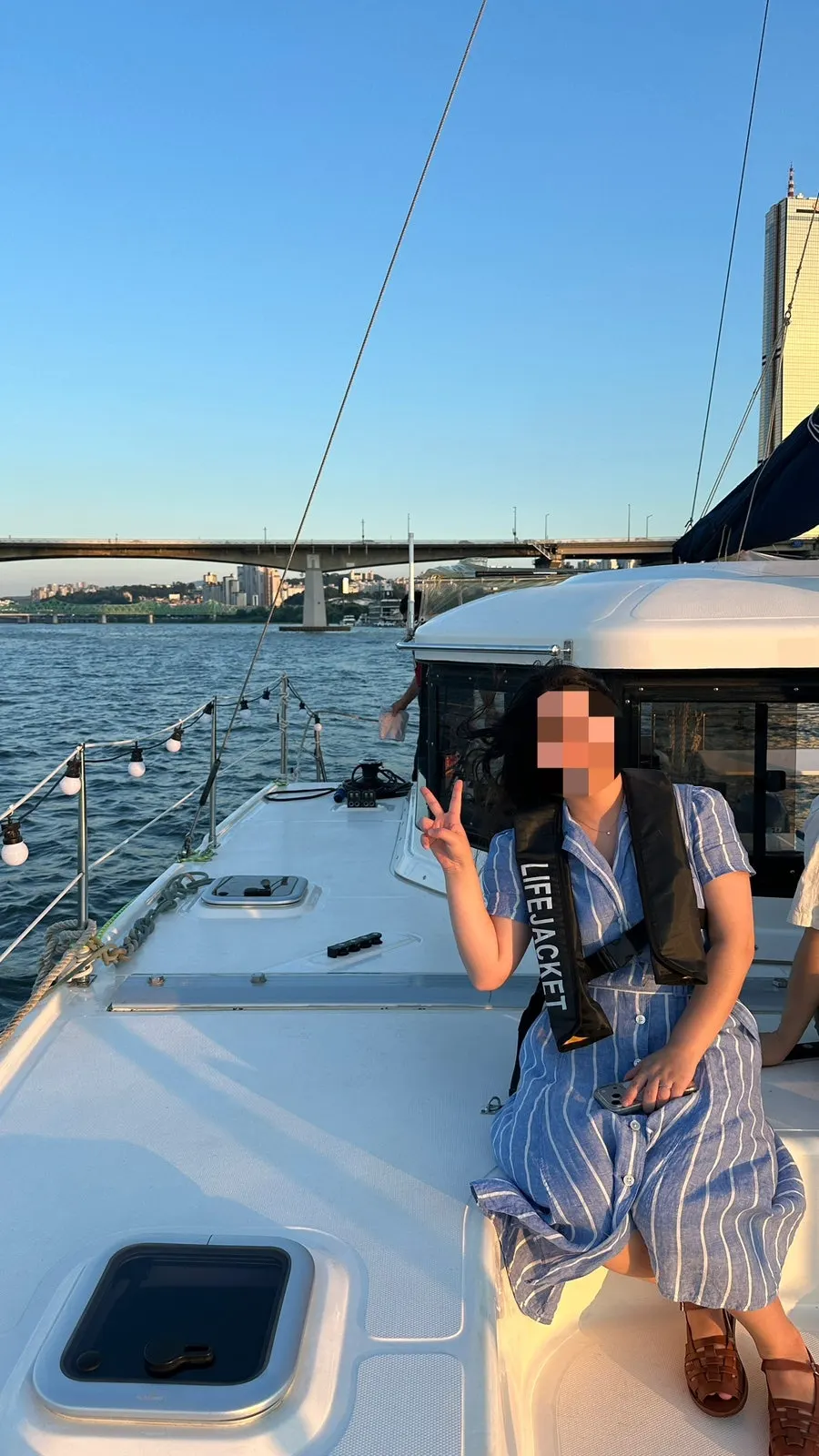 Sunset scenery from a Han River yacht