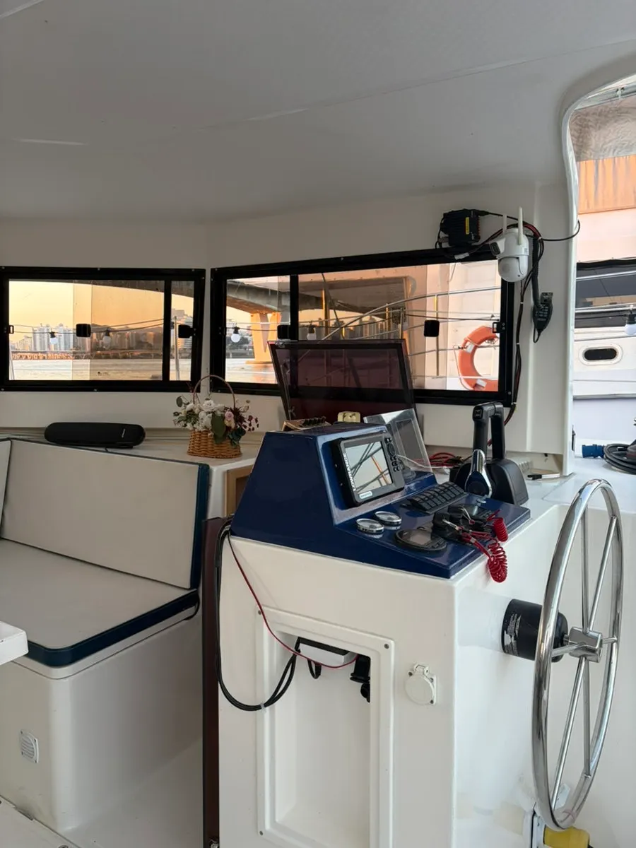 The Humin yacht before boarding