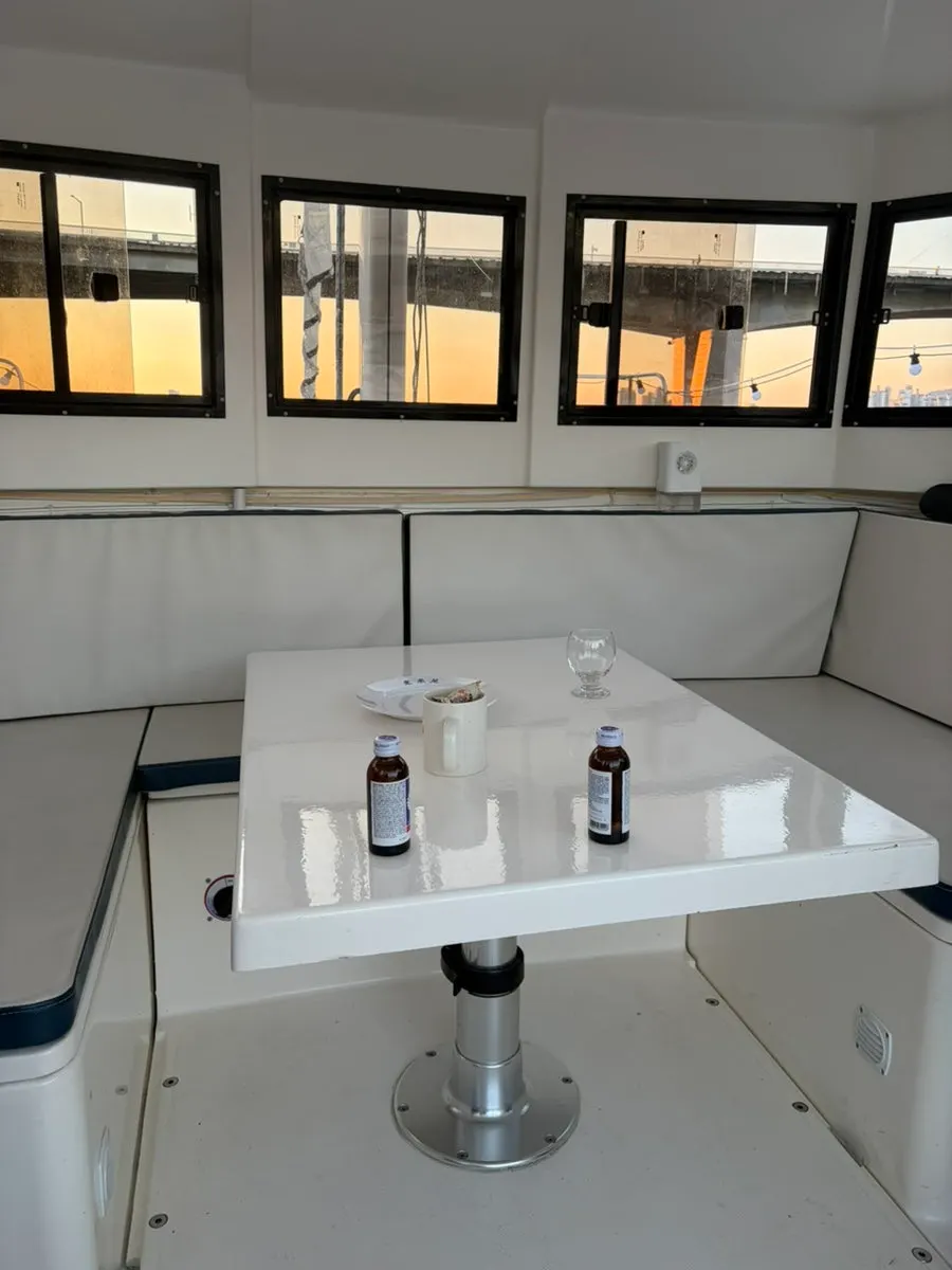 Seating and table inside the Humin