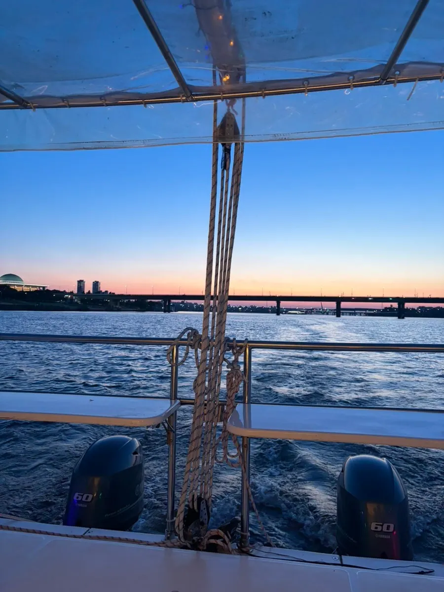 Han River yacht tour after sunset