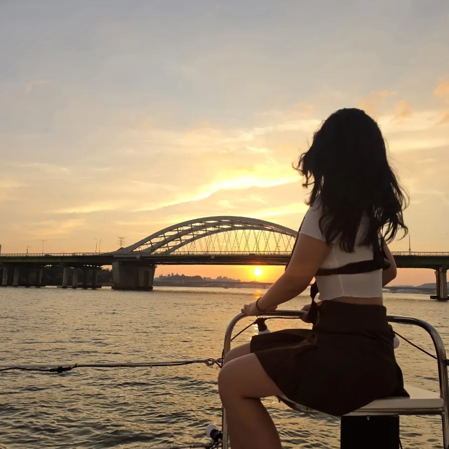 Sailing Paradise boarding location guide