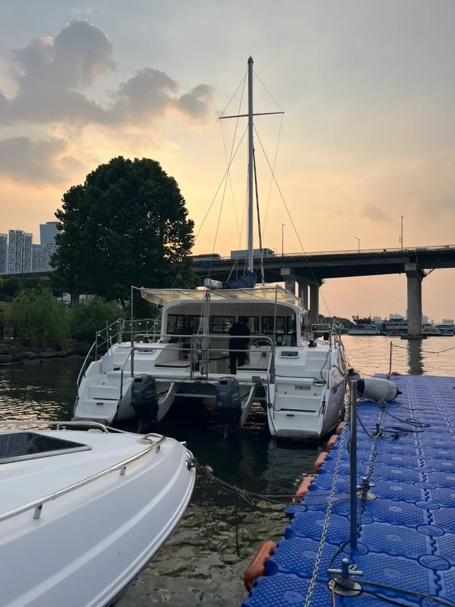Sailing Paradise location at Yeouido Hangang Park