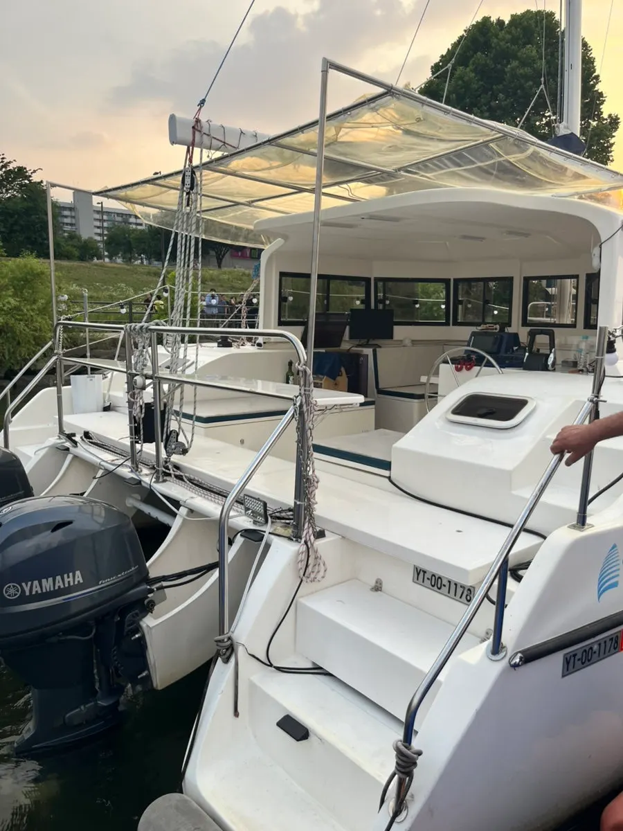 Interior of the Han River yacht before boarding