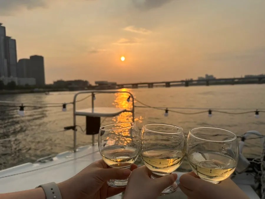 Wine and snacks provided during the yacht tour