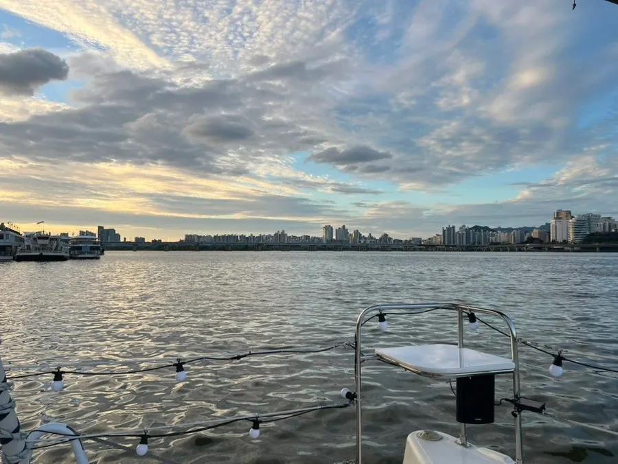 Han River view from the upper seating area of the yacht
