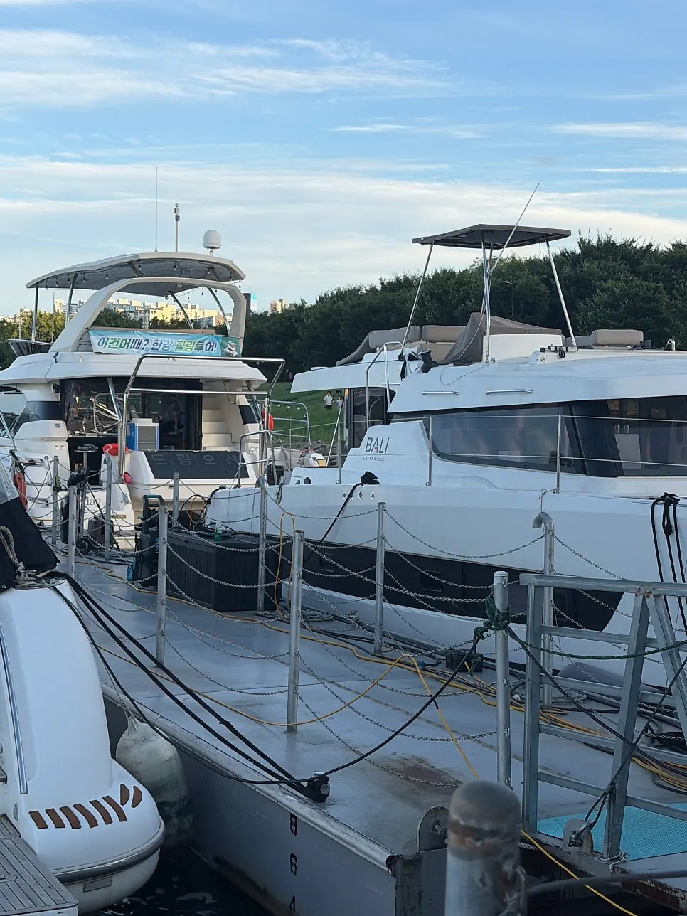 7 pm Han River yacht sailing