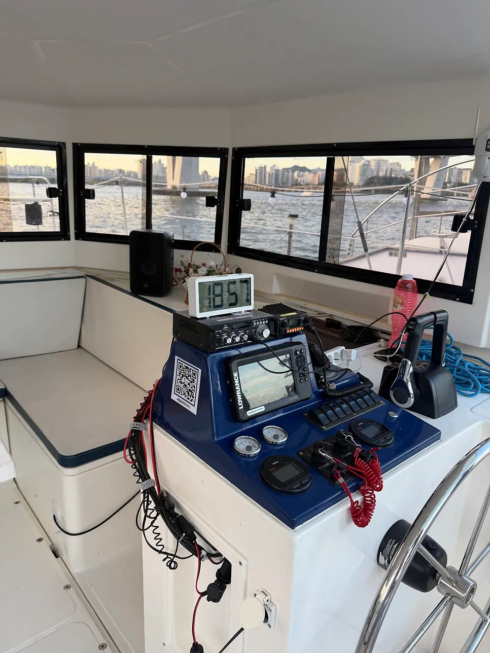 Cracker and wine service on the yacht