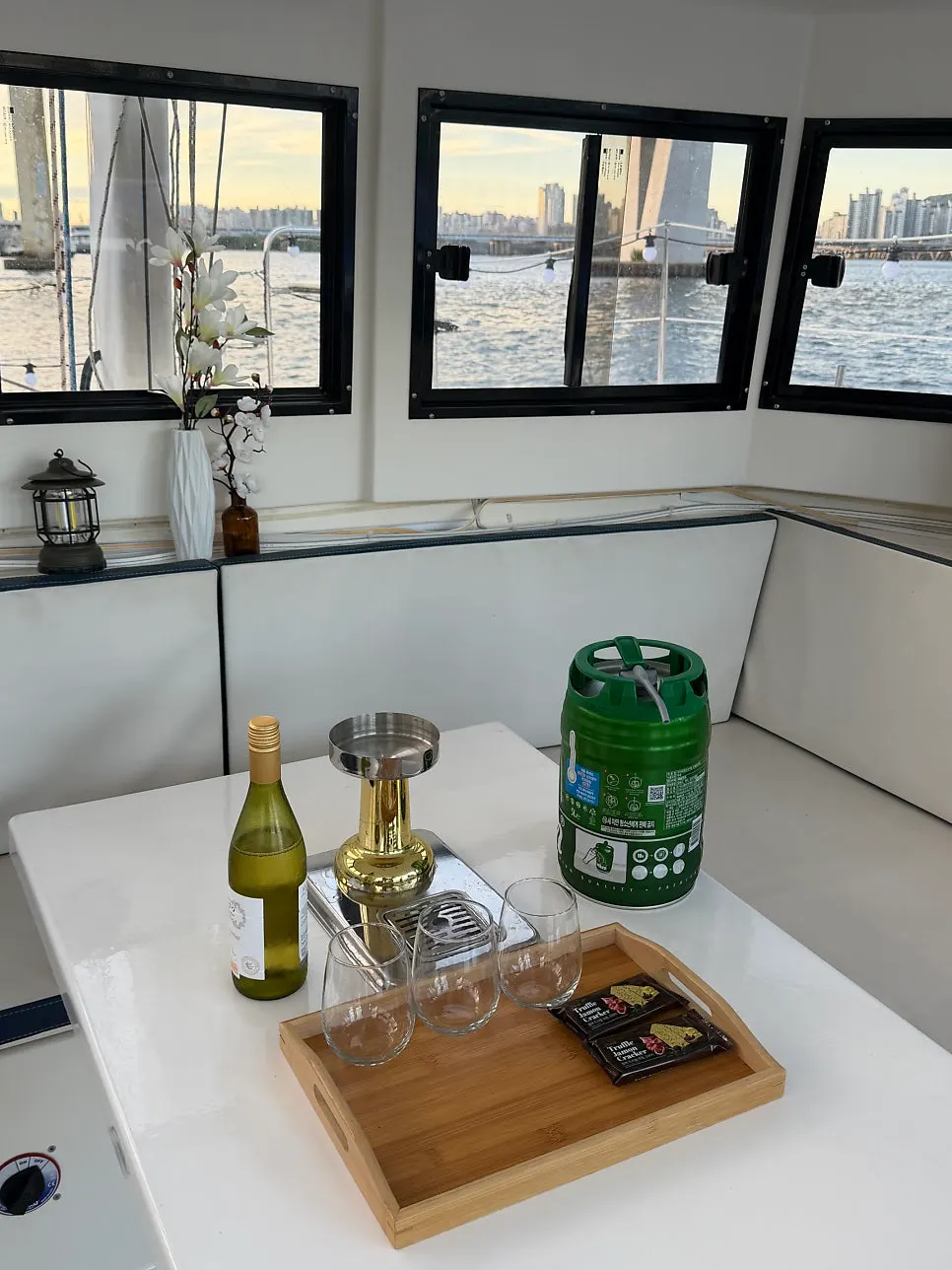 Private Han River yacht ride