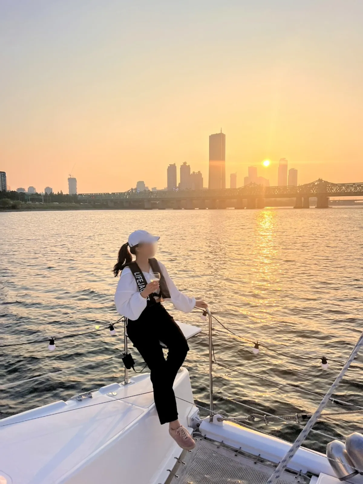 Guide image for a Yeouido Han River yacht tour date