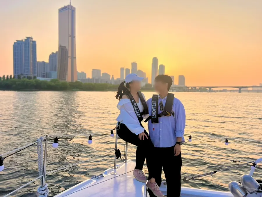 Romantic Yacht Tour public-experience price guide