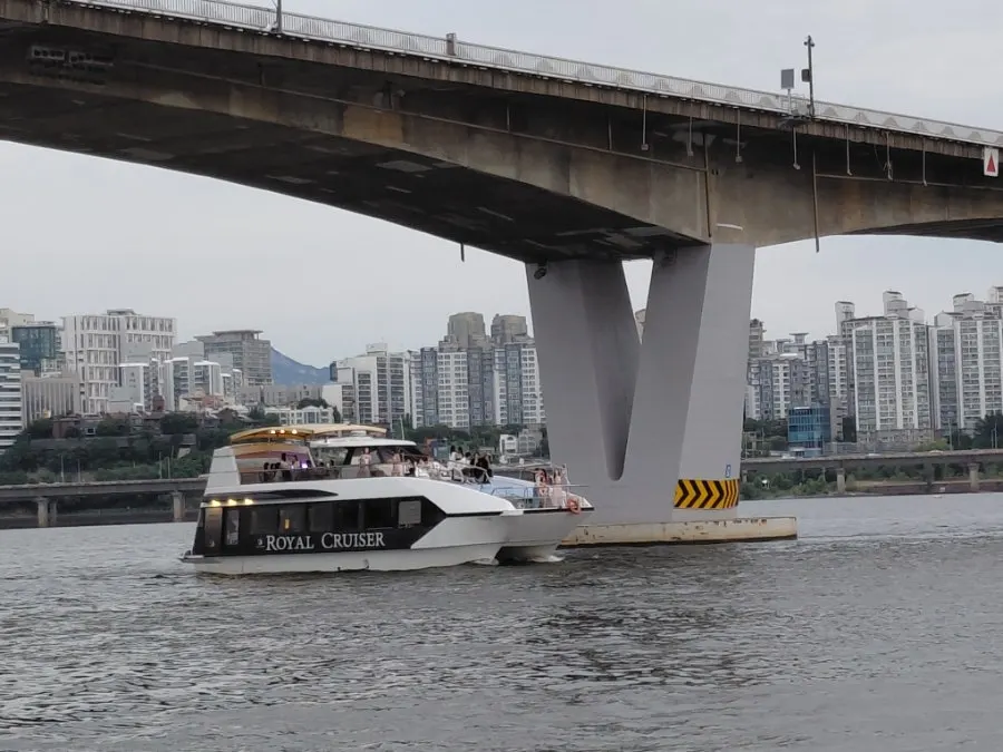 한강 요트 일몰 시간대 풍경