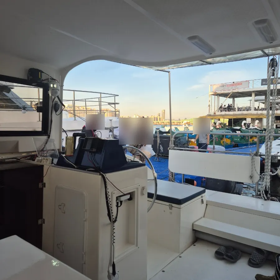 Han River view before boarding the yacht