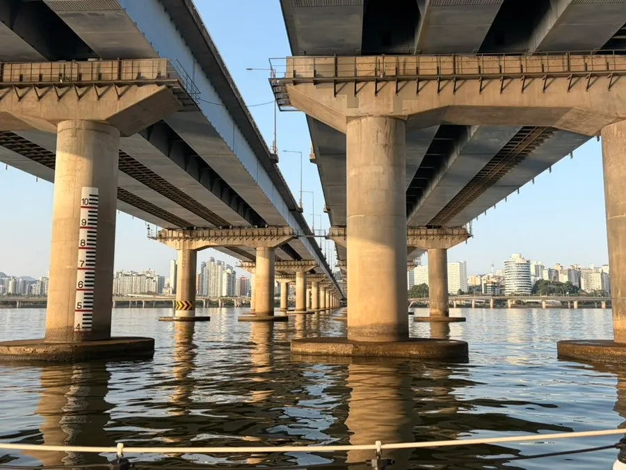 Enjoying wine aboard a Han River yacht