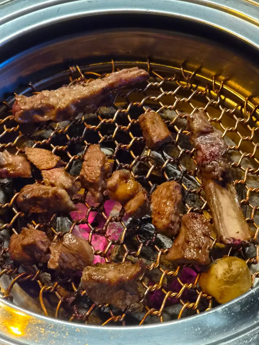 肉と一緒に楽しむシグネチャーハイボール