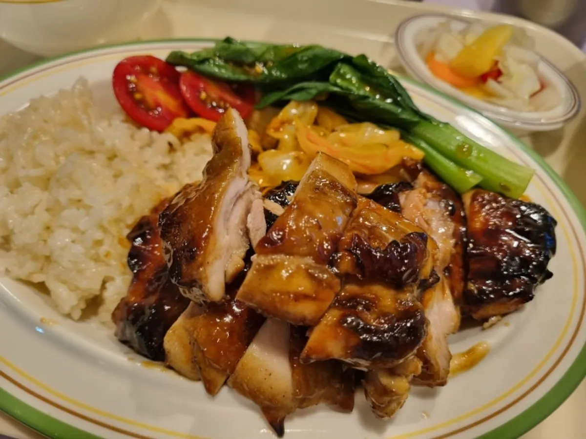 Smoked chicken and aromatic rice