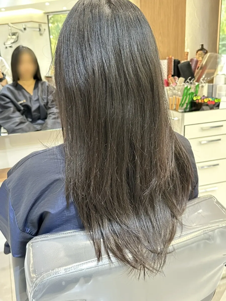 Frizzy hair before the treatment