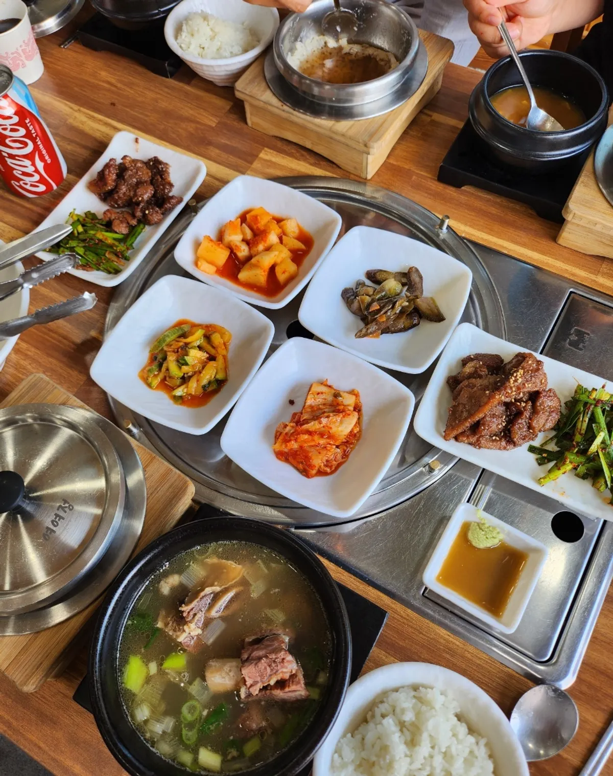 양양 여행 중 들른 여여정 식사 장면