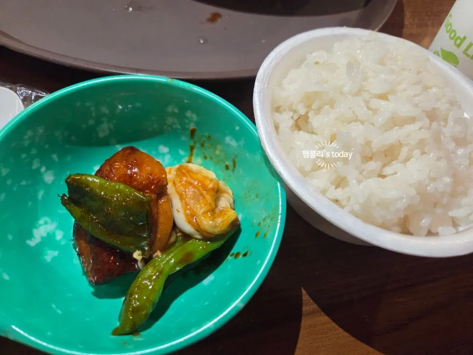 Dakbokkeum portioned onto a retro small plate