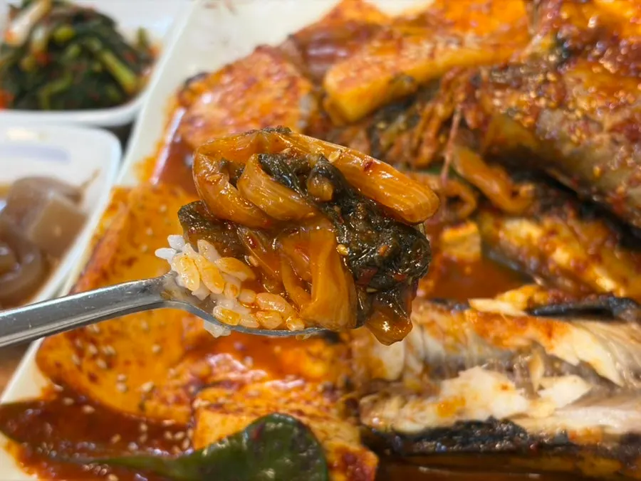 Full table spread of Korean dishes at Yeseoban
