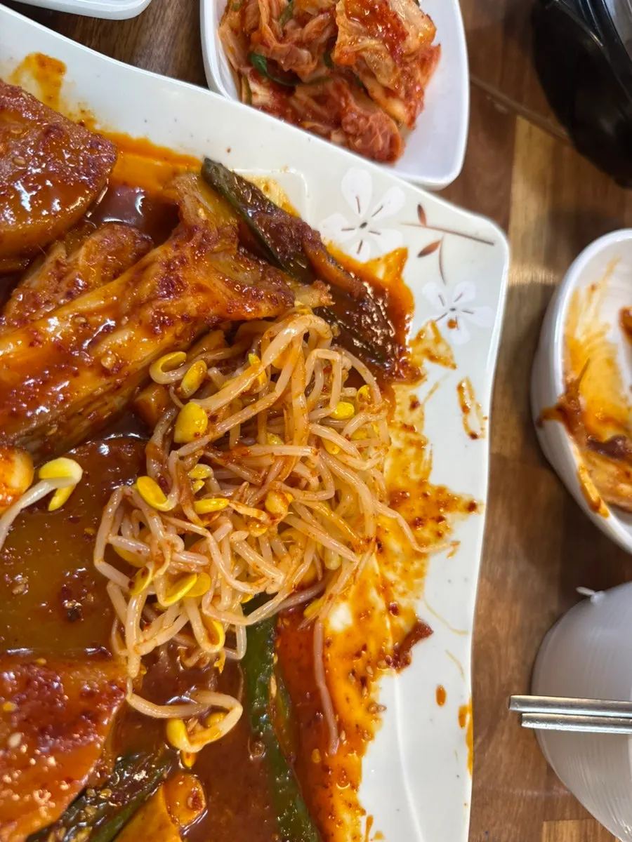 가오리조림 국물과 건더기