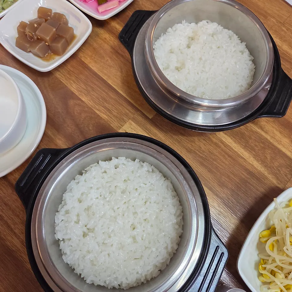 Cauldron rice served as a default side
