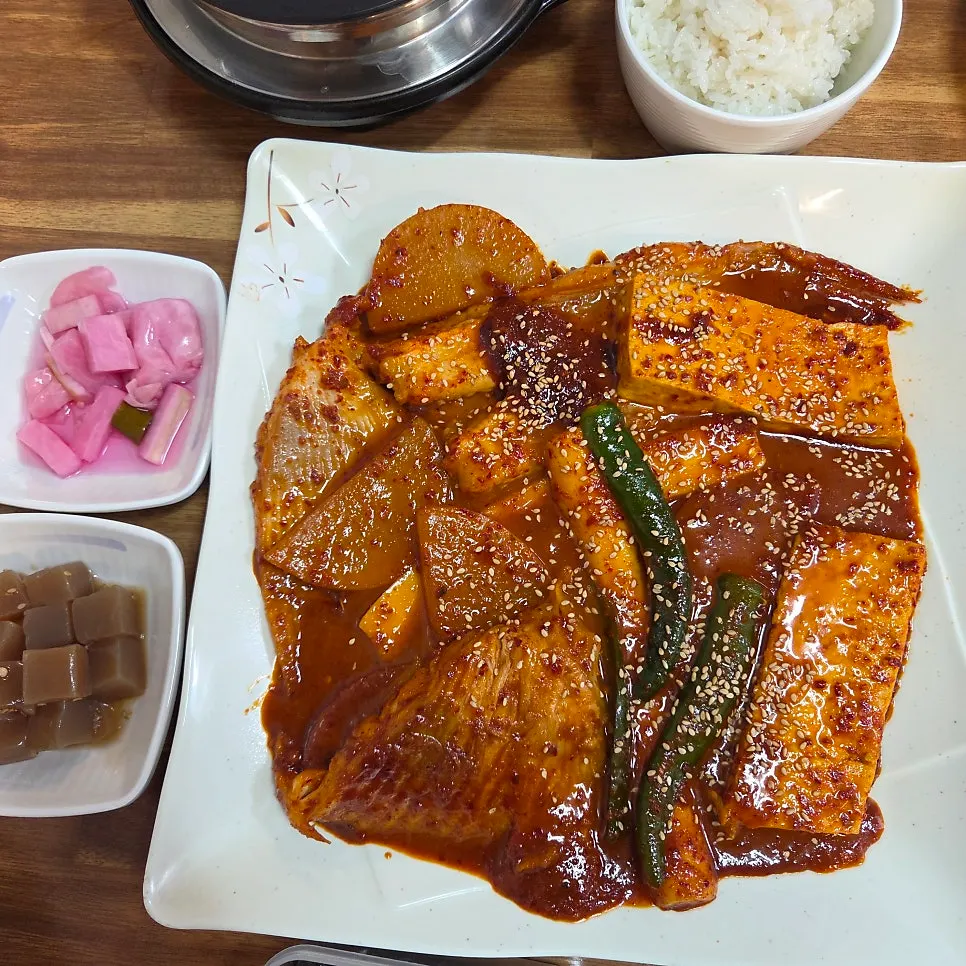 Sungnyung made by pouring water into the rice pot