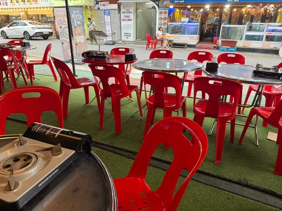 Open-air terrace seating at Yesulgwan Sungshin Women's University Branch