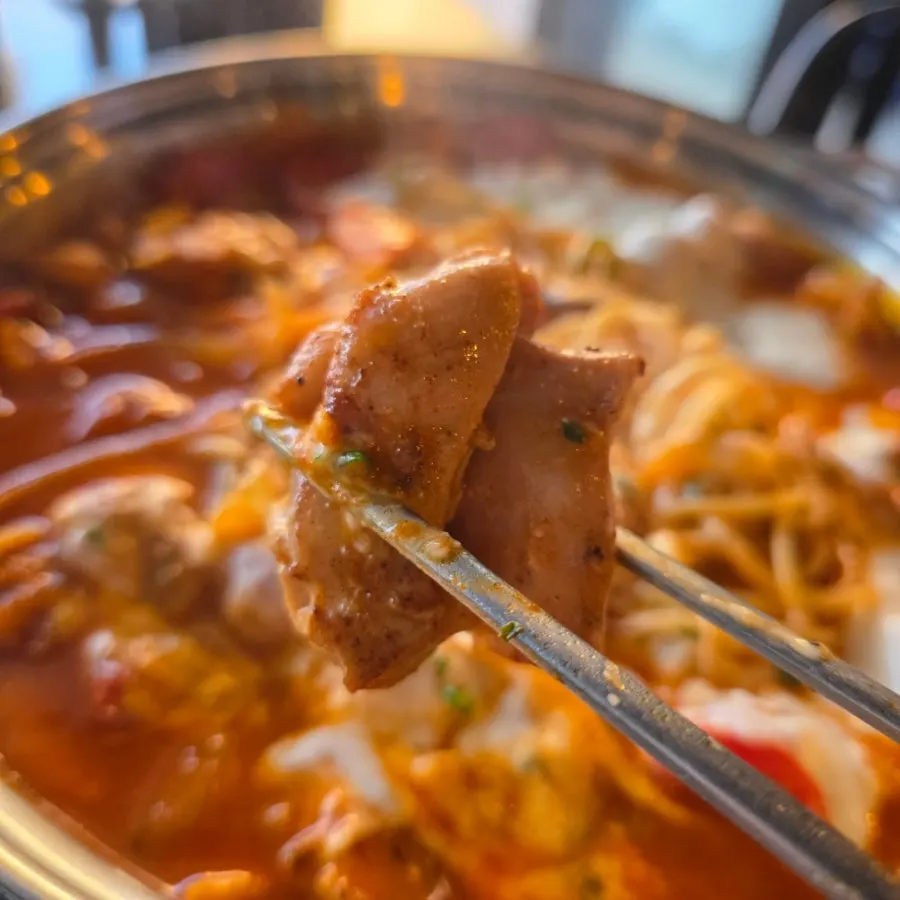 다 비운 닭볶음탕 접시