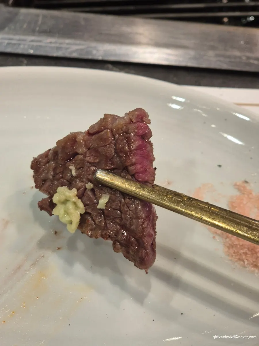 Grilled beef topped with wasabi