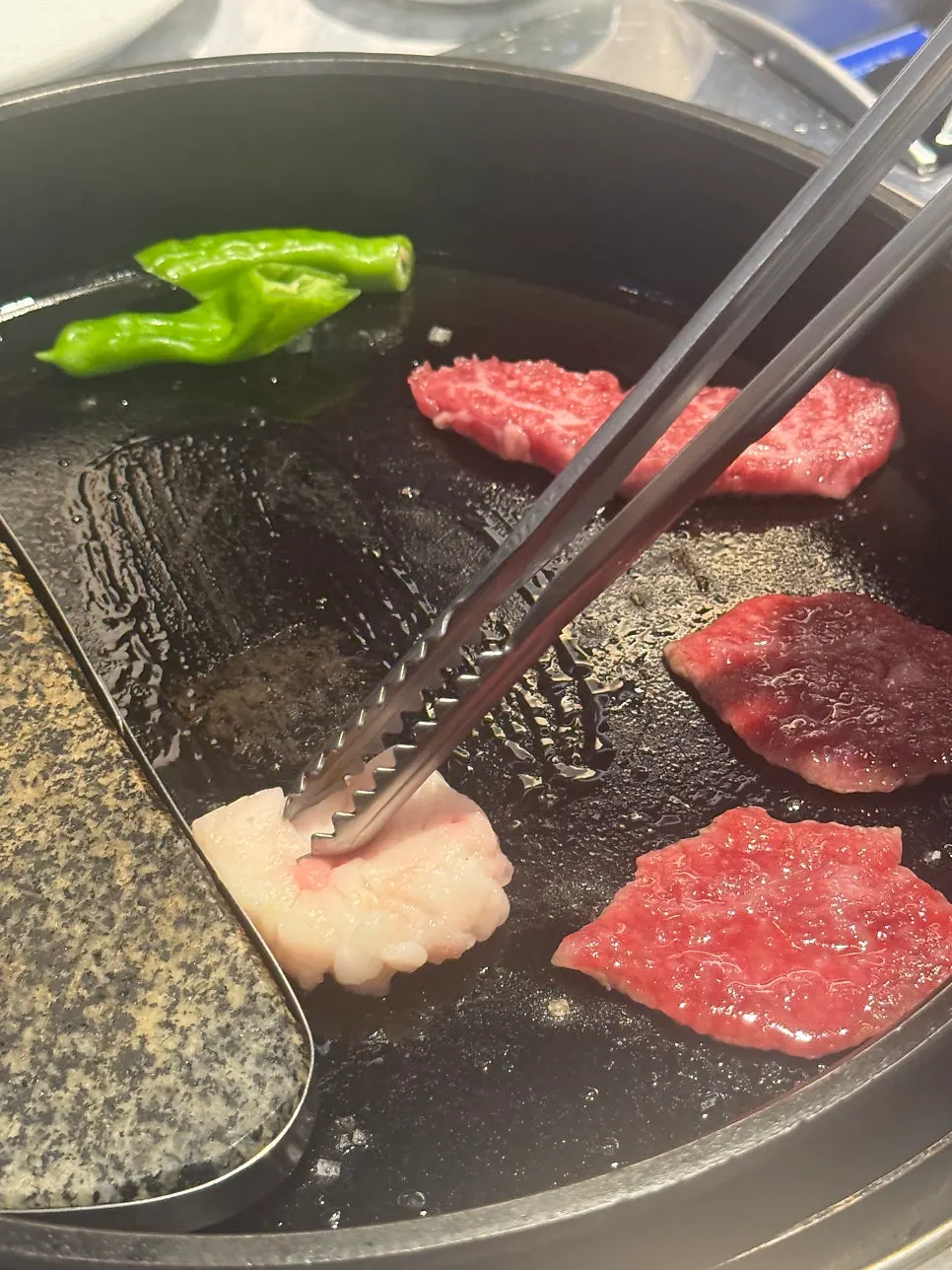 Hanwoo special cuts grilling on the grill pan