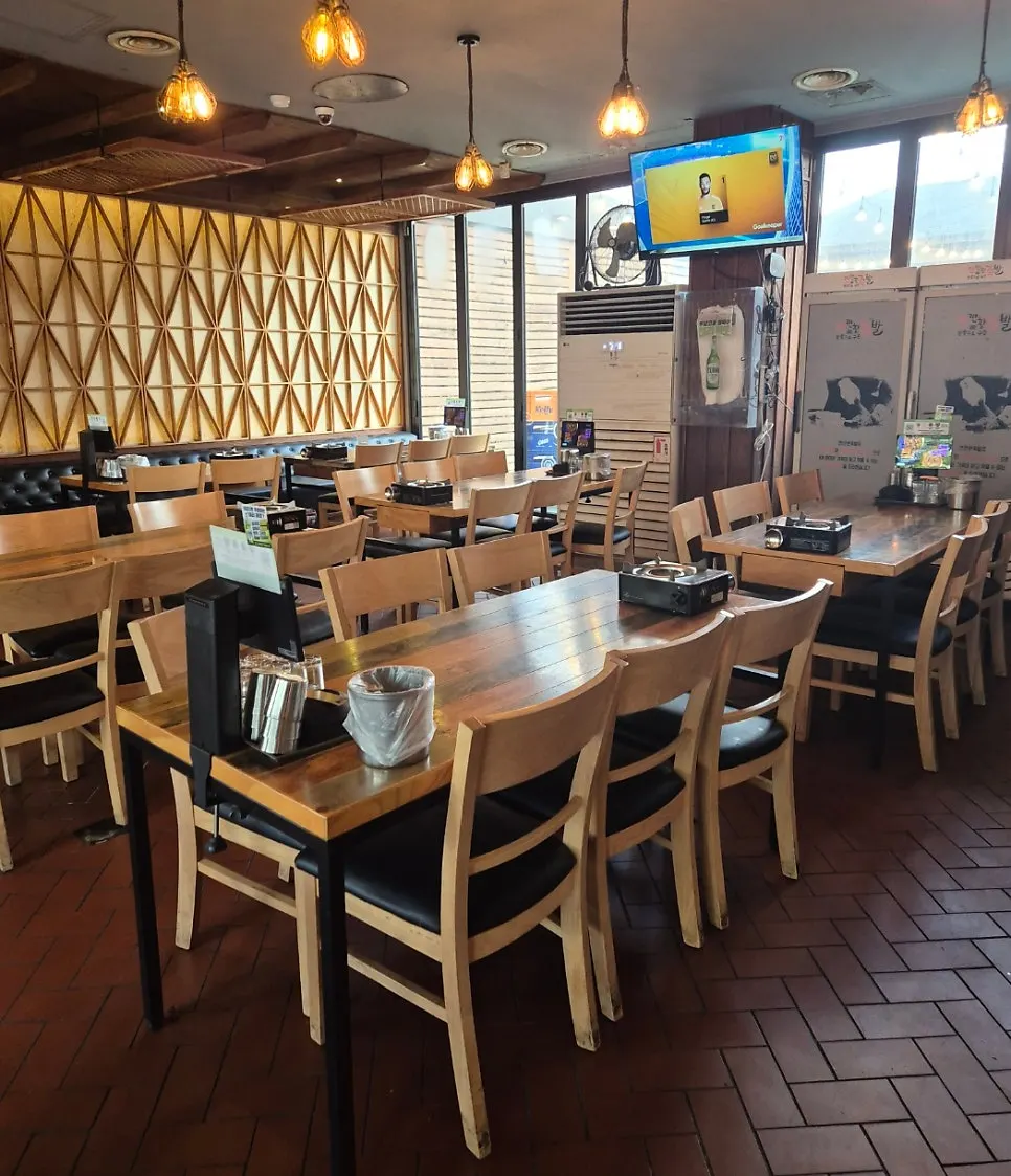 Comfortable atmosphere inside the restaurant