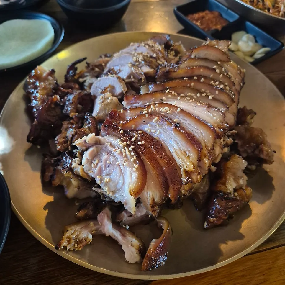 Close-up of the charcoal-grilled jokbal from the lovers' set