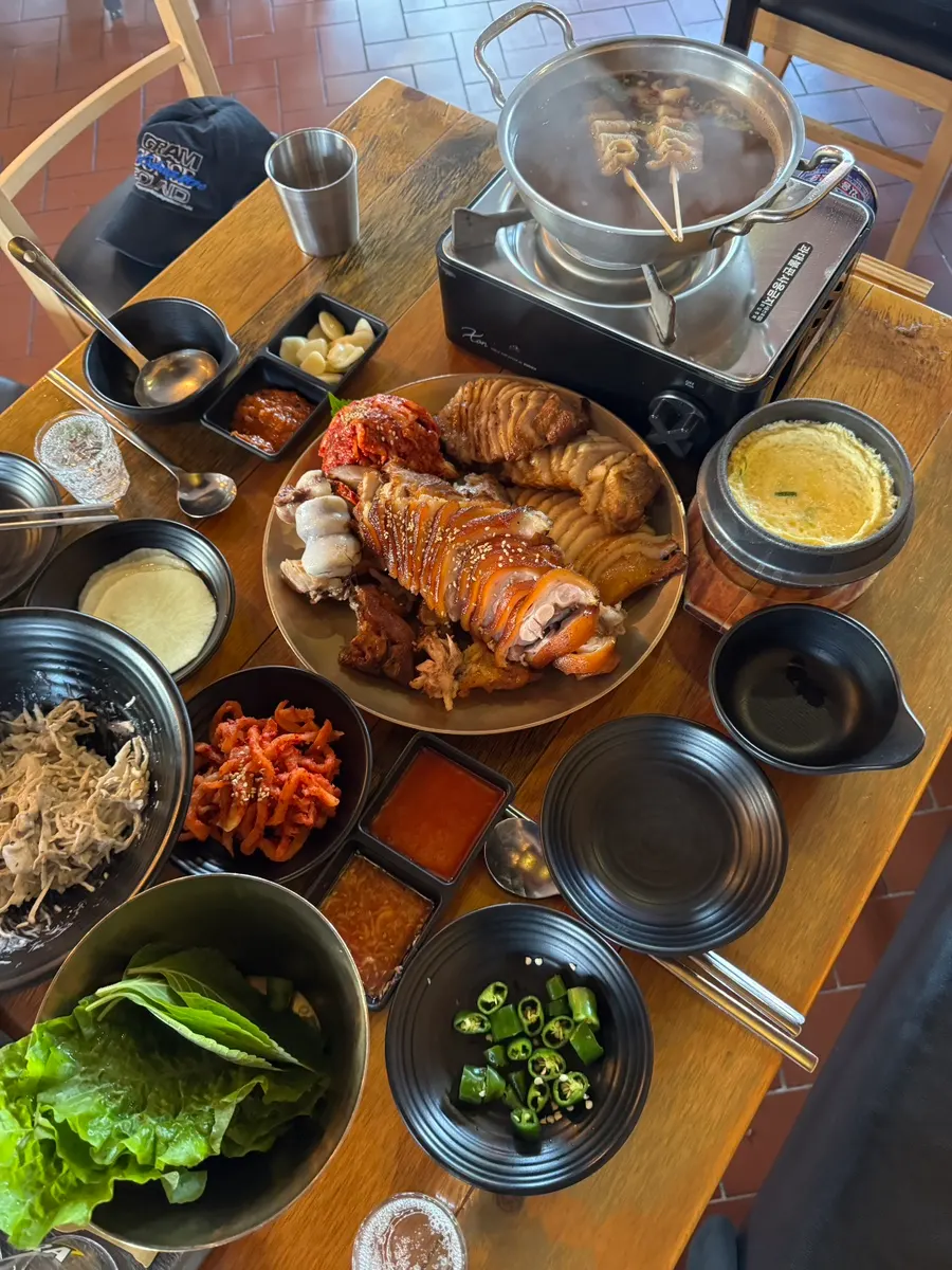 매운족발과 곁들일 깐족 샐러드