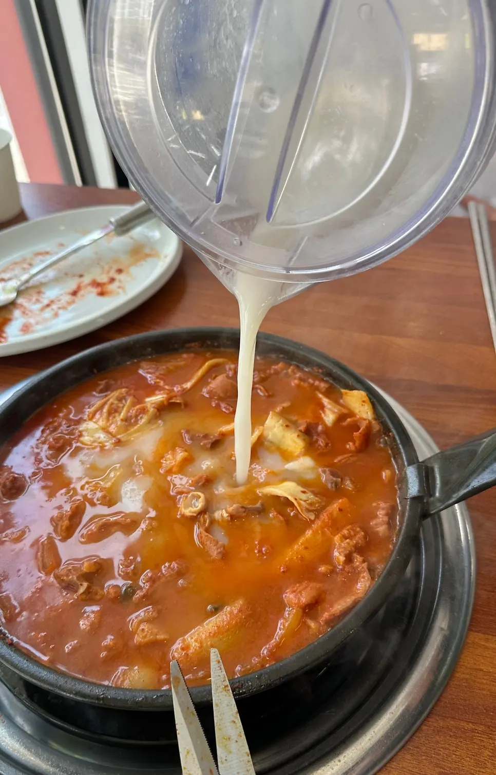 깊어진 국물의 곱창전골