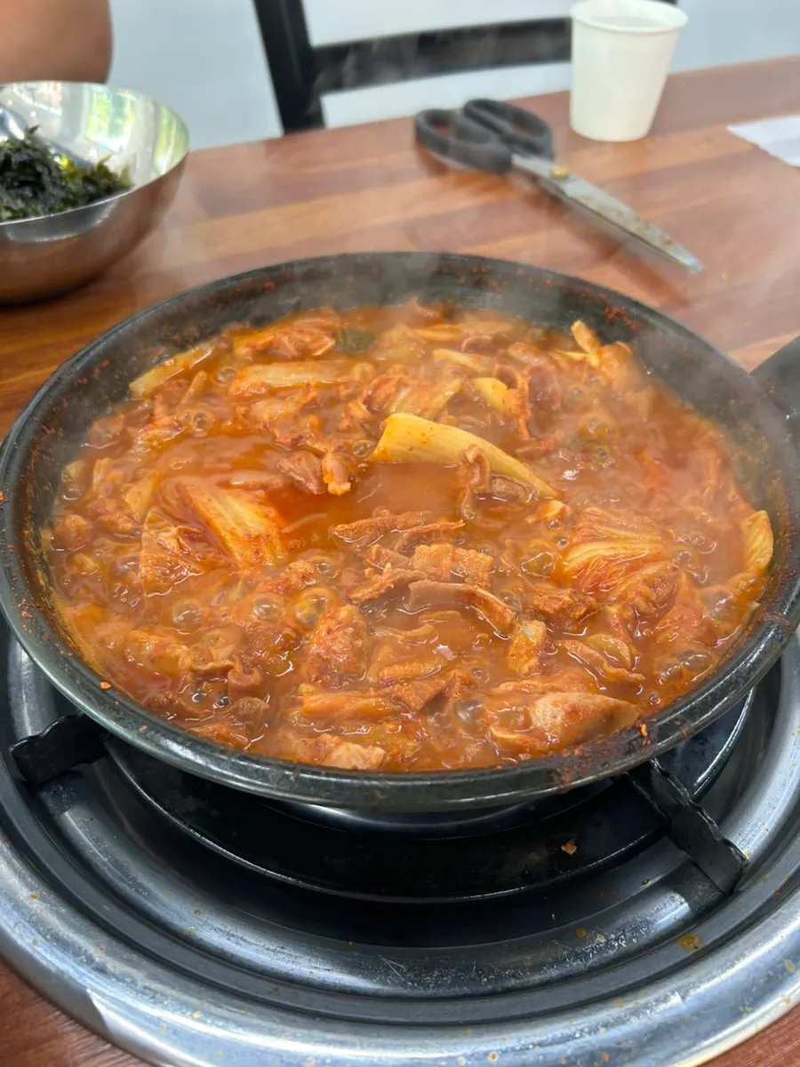 김가루와 참기름이 올라간 대접밥