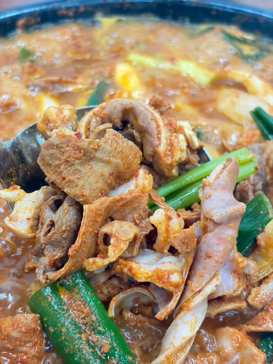 Generous gopchang hot pot cooked at the table