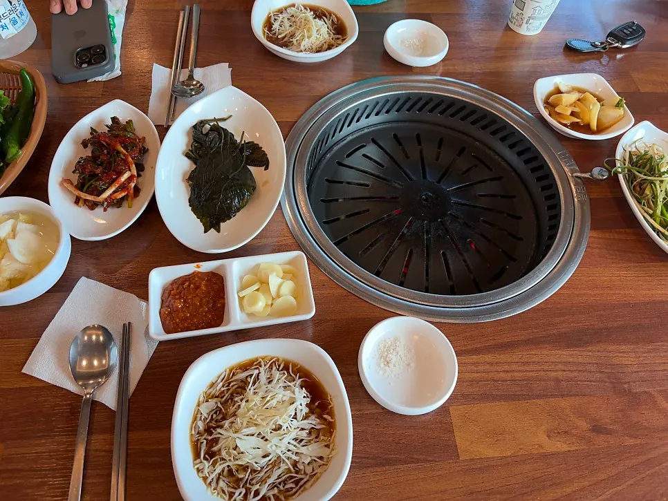 Neatly arranged side dishes at Yongchon Gogi-jip