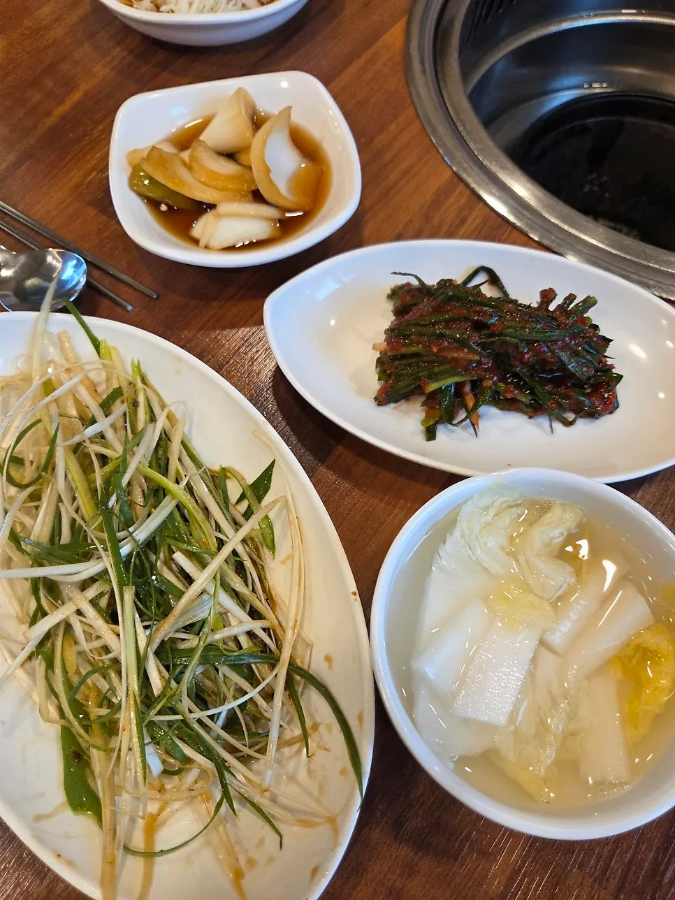 Basic side dish spread at Yongchon Gogi-jip