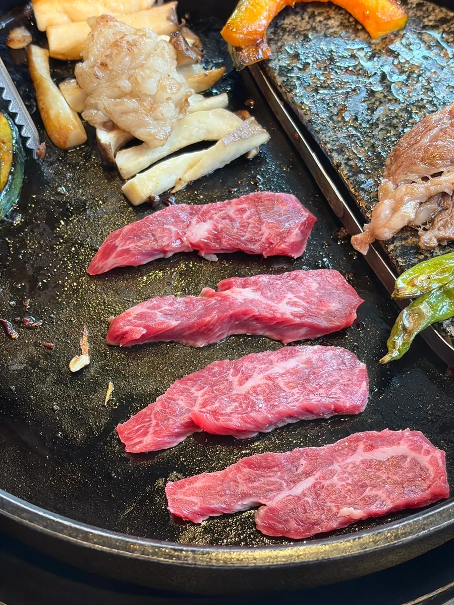 Hanwoo skirt steak grilling as the final course