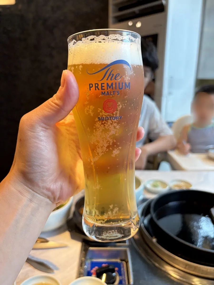 Suntory Premium draft ordered alongside the hanwoo