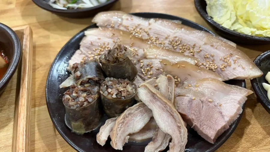 찰순대가 들어간 순대국밥