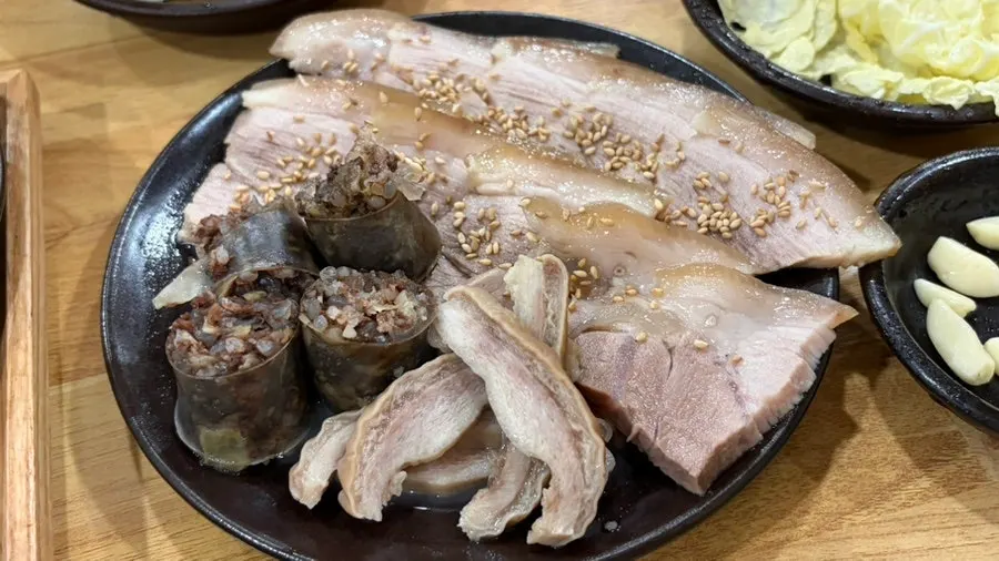 순대국밥 속 찰순대 한 점